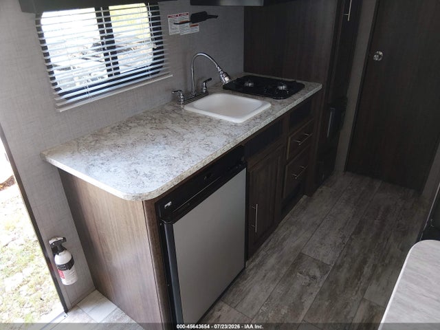 Keystone Zinger 2019 4YDT18B17KS370767 Image 12