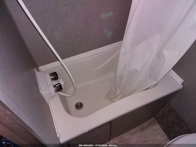 Keystone Zinger 2019 4YDT18B17KS370767 Image 17