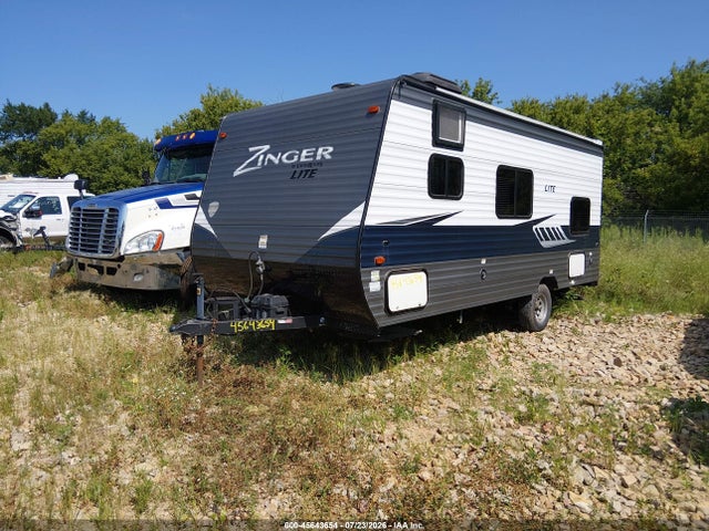Keystone Zinger 2019 4YDT18B17KS370767 Image 2