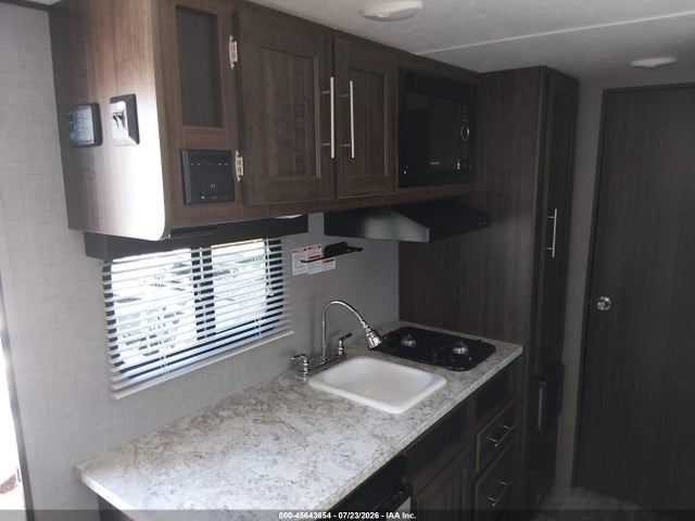 Keystone Zinger 2019 4YDT18B17KS370767 Image 13