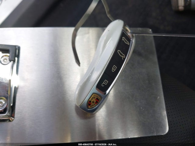 WP0AB2Y15RSA35693 Porsche TAYCAN 4S