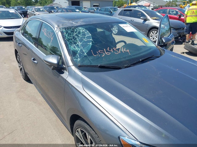 Продаж на аукціоні авто 2022 Volkswagen Passat 2.0t Se, vin: 1VWSA7A31NC003354, номер лоту: 45643714