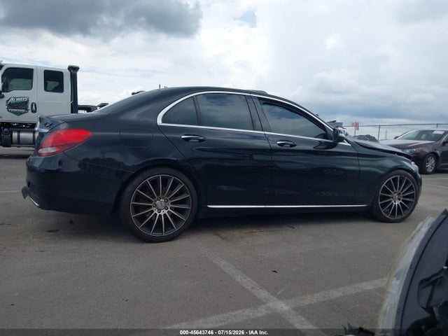 45643746 :رقم المزاد ، 55SWF4JBXFU073143 vin ، 2015 Mercedes-benz C 300 مزاد بيع