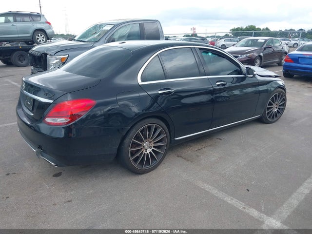 45643746 :رقم المزاد ، 55SWF4JBXFU073143 vin ، 2015 Mercedes-benz C 300 مزاد بيع