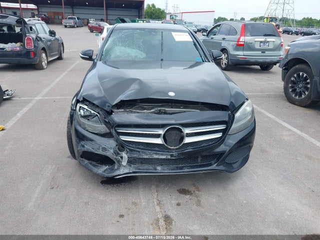 45643746 :رقم المزاد ، 55SWF4JBXFU073143 vin ، 2015 Mercedes-benz C 300 مزاد بيع