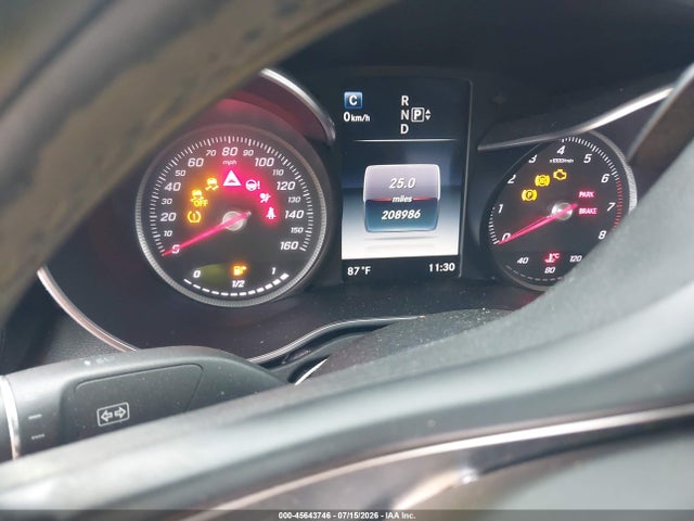 45643746 :رقم المزاد ، 55SWF4JBXFU073143 vin ، 2015 Mercedes-benz C 300 مزاد بيع