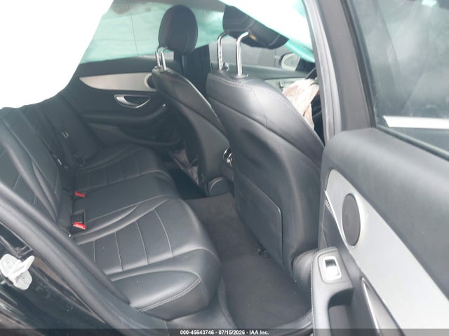45643746 :رقم المزاد ، 55SWF4JBXFU073143 vin ، 2015 Mercedes-benz C 300 مزاد بيع