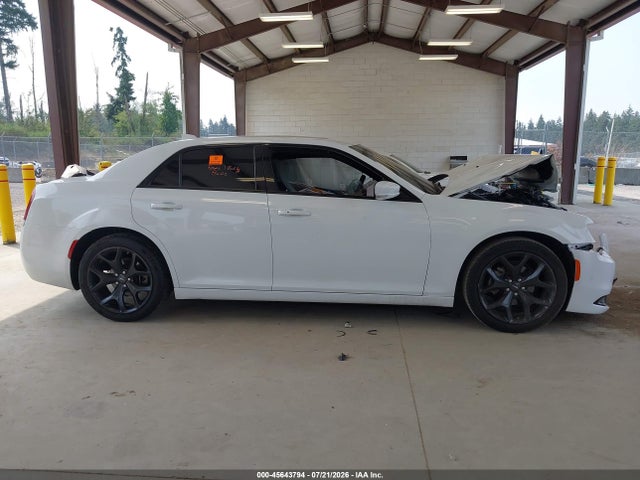 Chrysler 300 S 2022 2C3CCABG0NH167566 Image 14