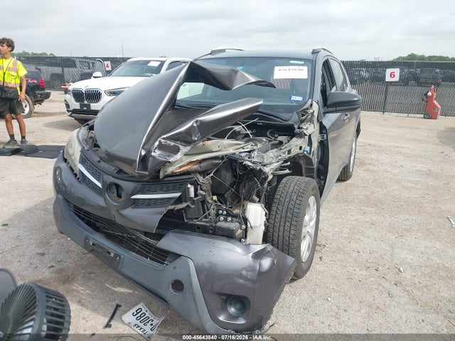 45643840 :رقم المزاد ، JTMZFREV7FJ032087 vin ، 2015 Toyota Rav4 Le مزاد بيع