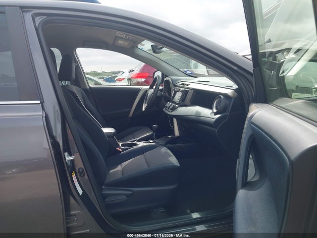 45643840 :رقم المزاد ، JTMZFREV7FJ032087 vin ، 2015 Toyota Rav4 Le مزاد بيع