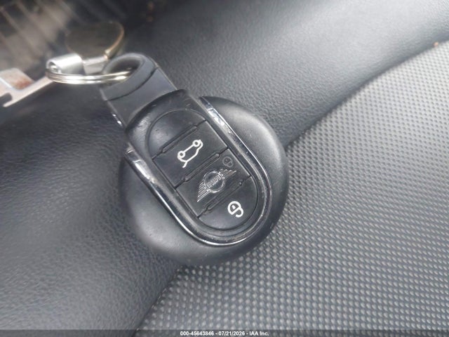Продажа на аукционе авто 2023 Mini Hardtop Cooper, vin: WMW33DK00P2T28121, номер лота: 45643846