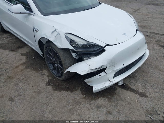 Tesla Model 3 Long Range/performance 2018 5YJ3E1EB6JF085377 Image 12