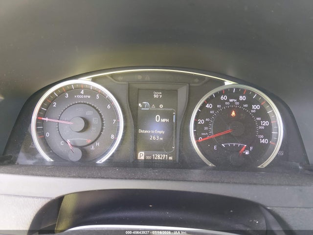 4T1BF1FKXHU378851 Toyota CAMRY SE