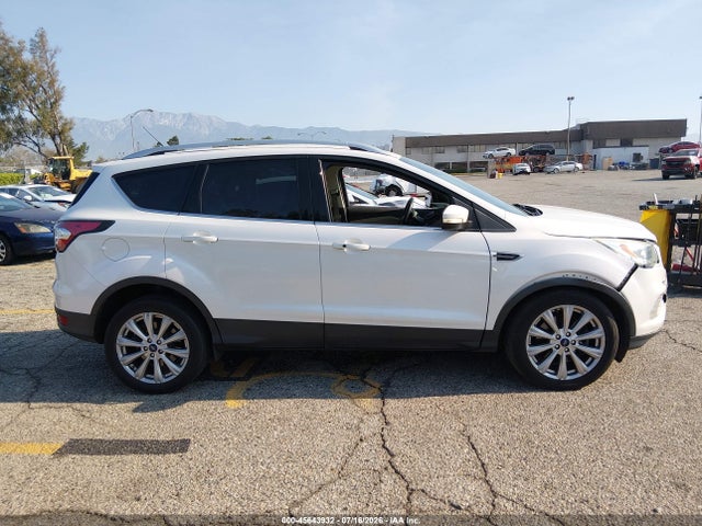 1FMCU0J95HUA50827 Ford Escape Titanium