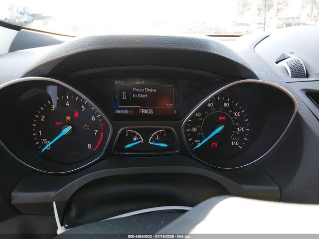 1FMCU0J95HUA50827 Ford Escape Titanium