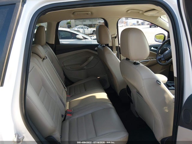 1FMCU0J95HUA50827 Ford Escape Titanium