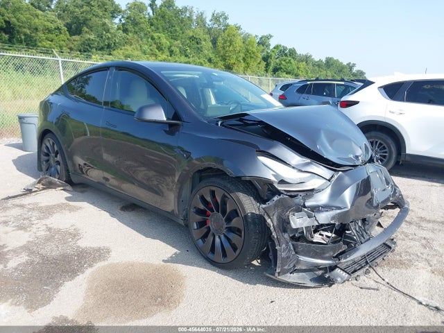 2024 Tesla Model Y Performance Dual Motor All-wheel Drive მანქანა იყიდება აუქციონზე, vin: 7SAYGDEF0RF052491, აუქციონის ნომერი: 45644035