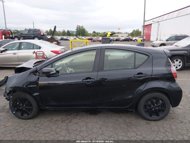 2016 Toyota Prius C Persona Series მანქანა იყიდება აუქციონზე, vin: JTDKDTB36G1118788, აუქციონის ნომერი: 45644176