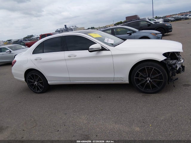 2017 Mercedes-benz C 300 4matic მანქანა იყიდება აუქციონზე, vin: WDDWF4KB8HR282254, აუქციონის ნომერი: 45644206