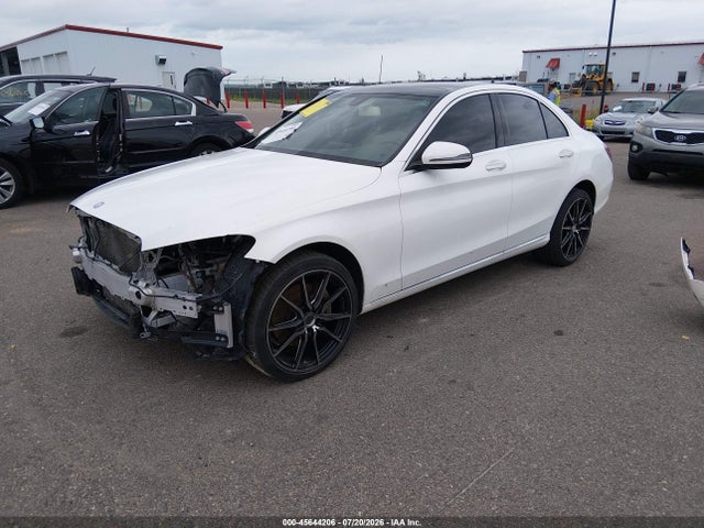 2017 Mercedes-benz C 300 4matic მანქანა იყიდება აუქციონზე, vin: WDDWF4KB8HR282254, აუქციონის ნომერი: 45644206