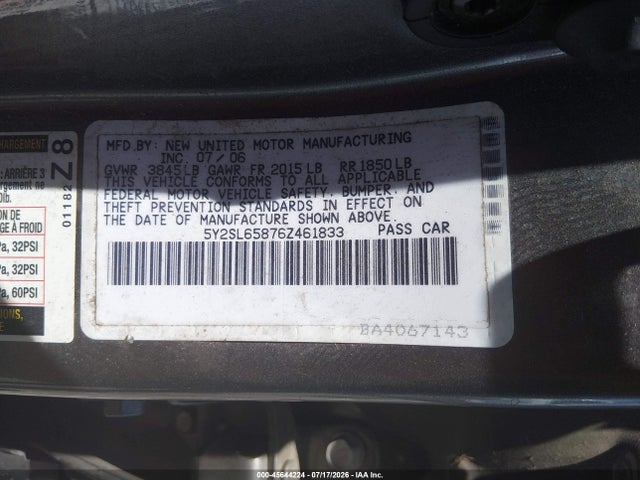 2006 Pontiac Vibe მანქანა იყიდება აუქციონზე, vin: 5Y2SL65876Z461833, აუქციონის ნომერი: 45644224