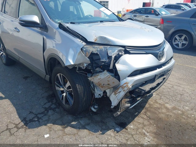Toyota Rav4 Xle 2018 2T3RFREV5JW800188 Image 6