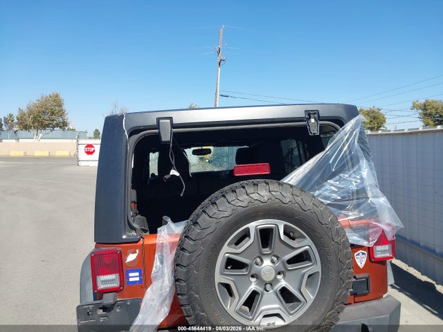 1C4BJWFG0EL303363 Jeep Wrangler Unlimited Rubicon