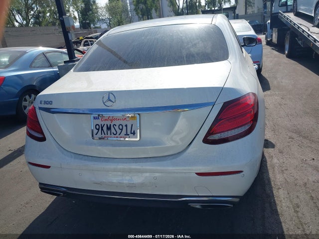WDDZF4JB5KA608502 Mercedes-Benz E 300