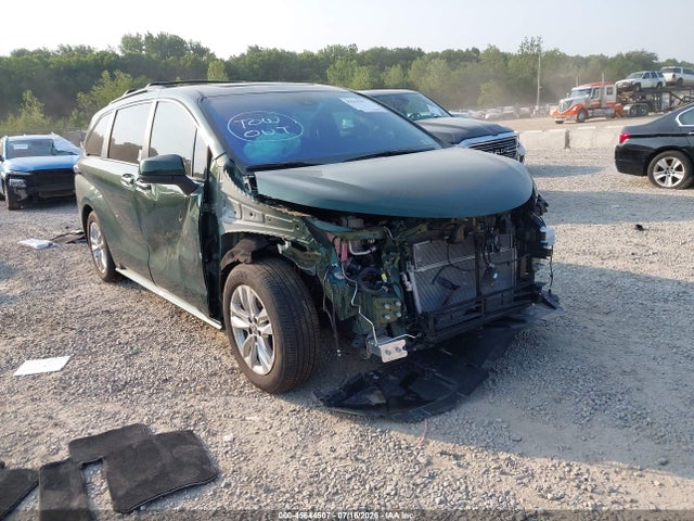 45644507 :رقم المزاد ، 5TDJSKFC5SS215319 vin ، 2025 Toyota Sienna Xle مزاد بيع