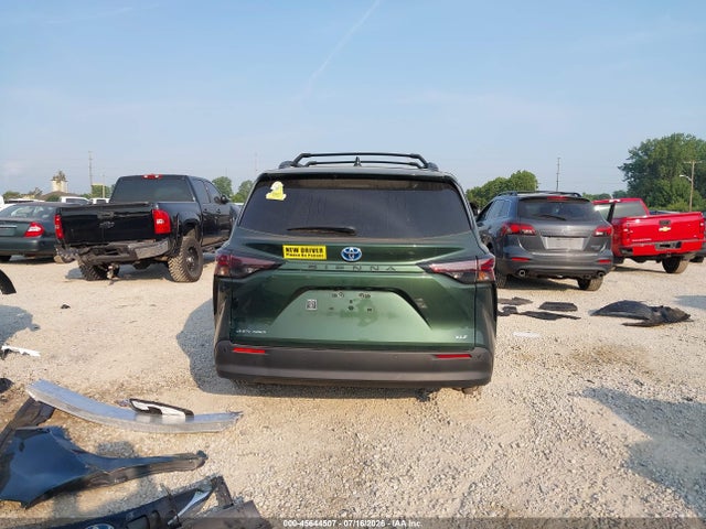 45644507 :رقم المزاد ، 5TDJSKFC5SS215319 vin ، 2025 Toyota Sienna Xle مزاد بيع