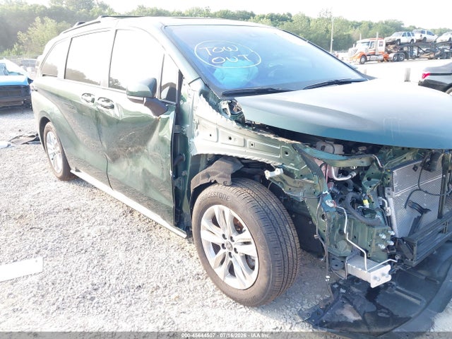 45644507 :رقم المزاد ، 5TDJSKFC5SS215319 vin ، 2025 Toyota Sienna Xle مزاد بيع