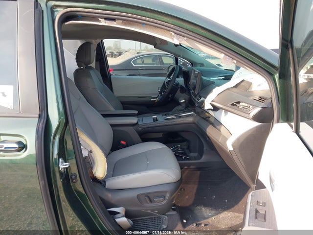 45644507 :رقم المزاد ، 5TDJSKFC5SS215319 vin ، 2025 Toyota Sienna Xle مزاد بيع