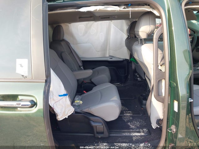 45644507 :رقم المزاد ، 5TDJSKFC5SS215319 vin ، 2025 Toyota Sienna Xle مزاد بيع