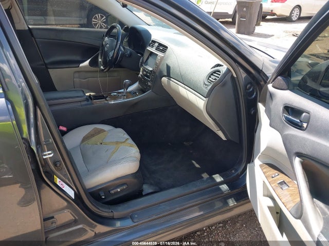 45644539 :رقم المزاد ، JTHBF5C21B5137020 vin ، 2011 Lexus Is 250 مزاد بيع