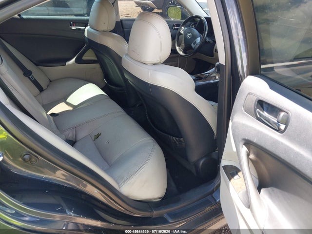 45644539 :رقم المزاد ، JTHBF5C21B5137020 vin ، 2011 Lexus Is 250 مزاد بيع