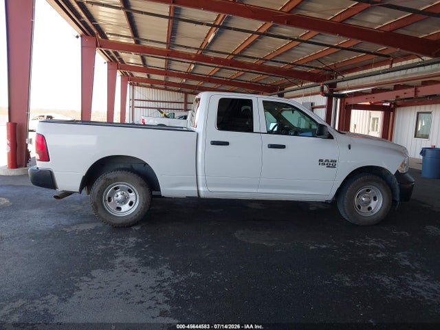 1C6RR7FGXLS158873 RAM 1500 Classic Tradesman 4x4 6&#039;4 Box