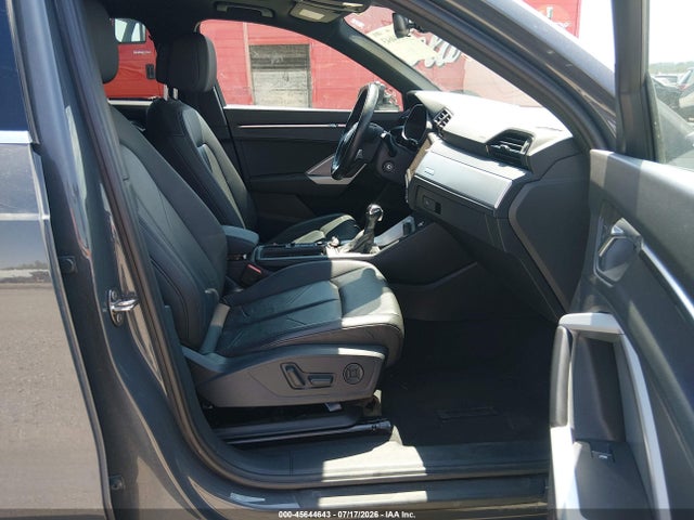 45644643 :رقم المزاد ، WA1AUCF3XM1136383 vin ، 2021 Audi Q3 Premium 40 Tfsi Quattro Tiptronic مزاد بيع
