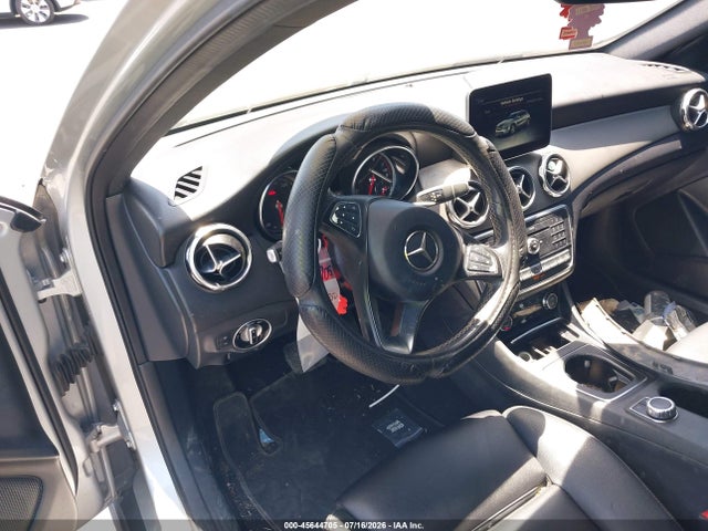 WDCTG4GB0JJ427451 Mercedes-Benz Gla 250 4matic
