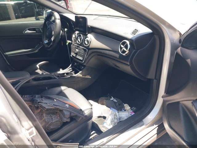 WDCTG4GB0JJ427451 Mercedes-Benz Gla 250 4matic