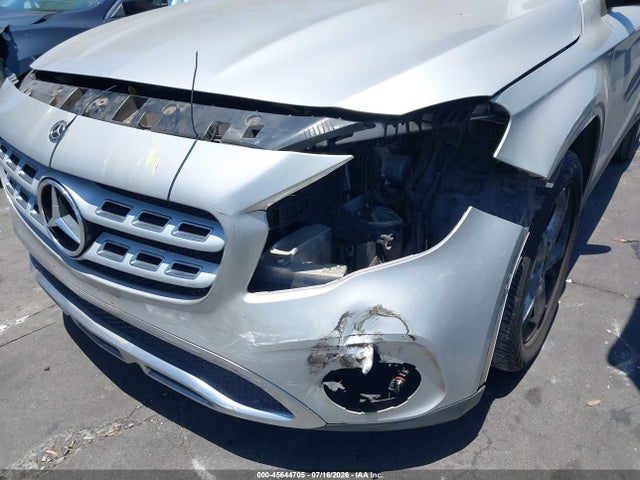 WDCTG4GB0JJ427451 Mercedes-Benz Gla 250 4matic