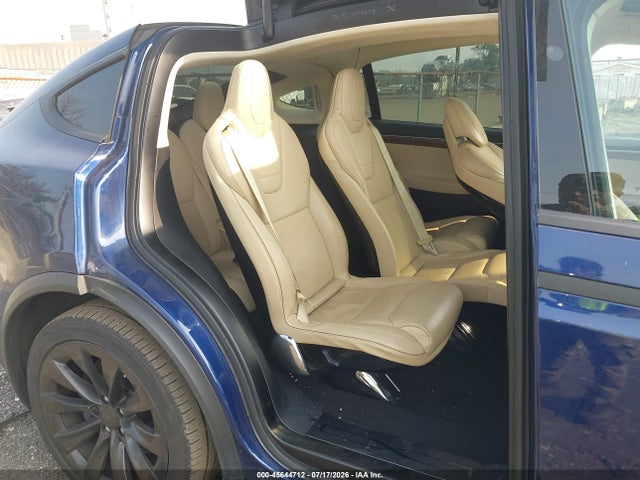 Продаж на аукціоні авто 2016 Tesla Model X 60d/70d/75d/90d, vin: 5YJXCAE23GF031499, номер лоту: 45644712