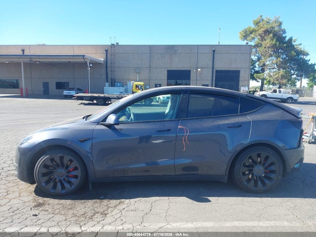 2022 Tesla Model Y Performance Dual Motor All-wheel Drive მანქანა იყიდება აუქციონზე, vin: 7SAYGDEF7NF346237, აუქციონის ნომერი: 45644779