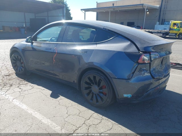 2022 Tesla Model Y Performance Dual Motor All-wheel Drive მანქანა იყიდება აუქციონზე, vin: 7SAYGDEF7NF346237, აუქციონის ნომერი: 45644779