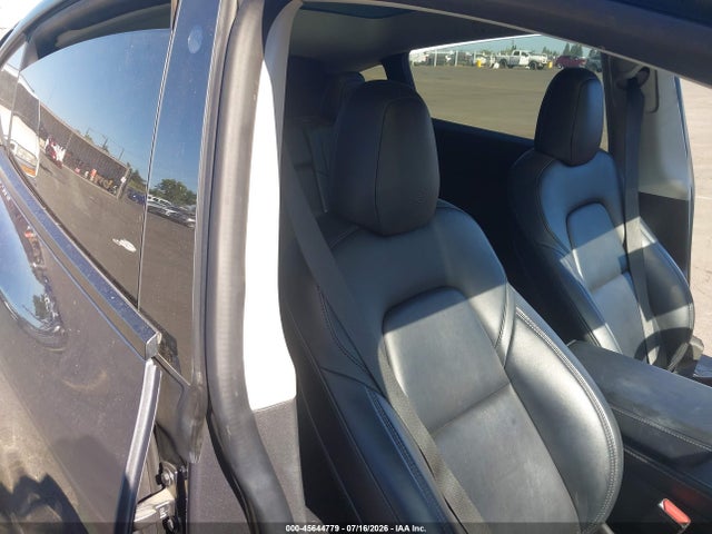 2022 Tesla Model Y Performance Dual Motor All-wheel Drive მანქანა იყიდება აუქციონზე, vin: 7SAYGDEF7NF346237, აუქციონის ნომერი: 45644779