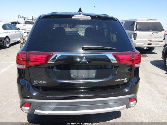 Mitsubishi Outlander Se 2018 JA4AD3A39JZ042497 Image 16