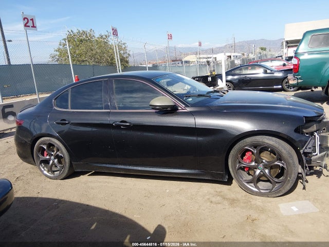 Alfa Romeo Giulia Ti Rwd 2017 ZARFAECNXH7549922 Image 14
