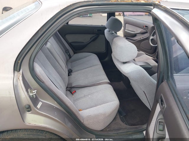 Auction sale of the 1994 Toyota Camry Le, vin: JT2GK12E6R0027412, lot number: 45644818