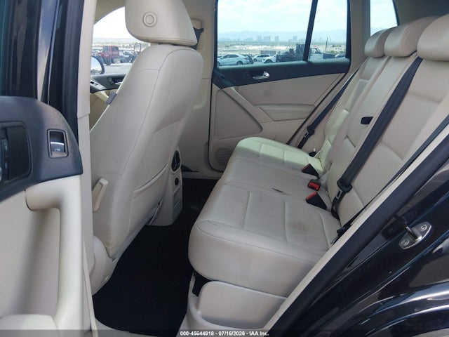 45644918 :رقم المزاد ، WVGAV7AX3BW546037 vin ، 2011 Volkswagen Tiguan Se مزاد بيع