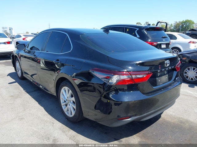Toyota CAMRY LE 2024 4T1C11AKXRU252128 Image 3
