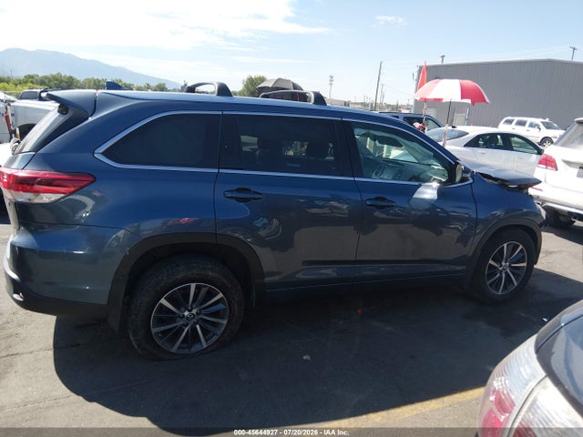 Toyota Highlander Xle 2017 5TDJZRFHXHS430008 Image 13